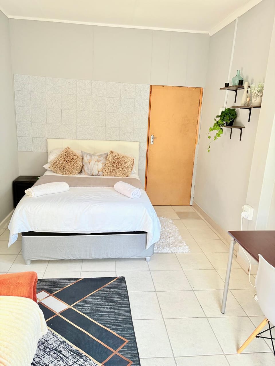 The Nest- on Knowling Street Bed and Breakfast in Eastern Cape