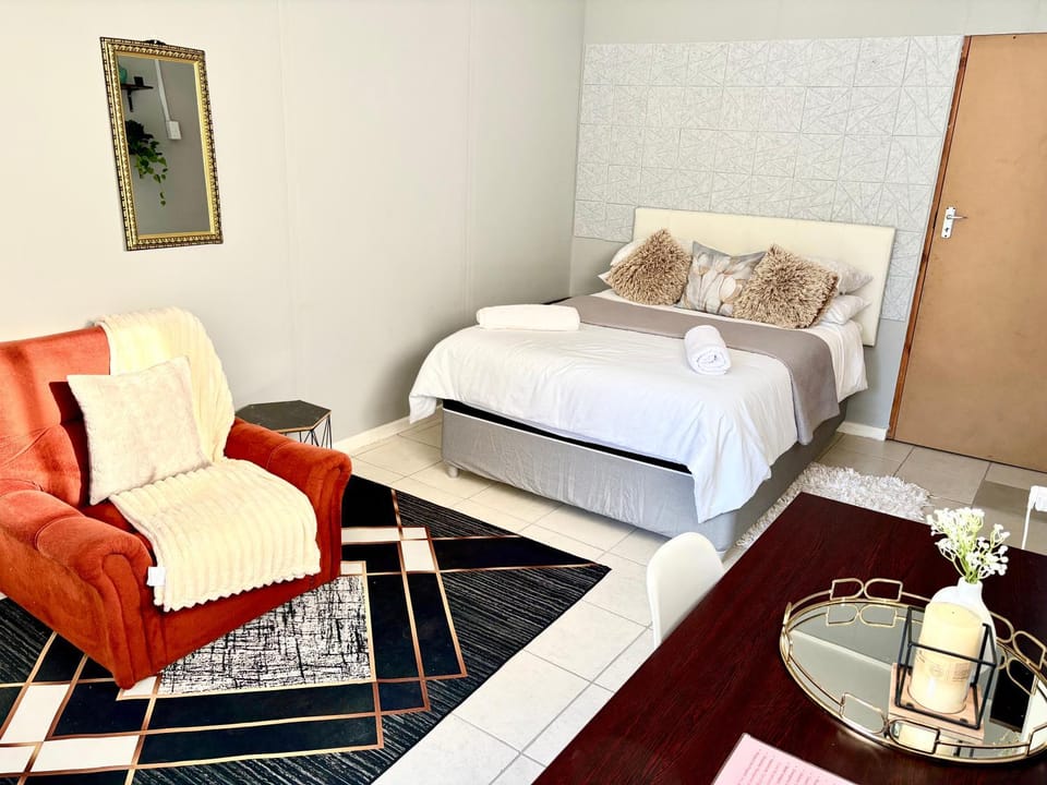 The Nest- on Knowling Street Bed and Breakfast in Eastern Cape