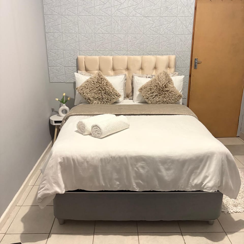 The Nest- on Knowling Street Bed and Breakfast in Eastern Cape