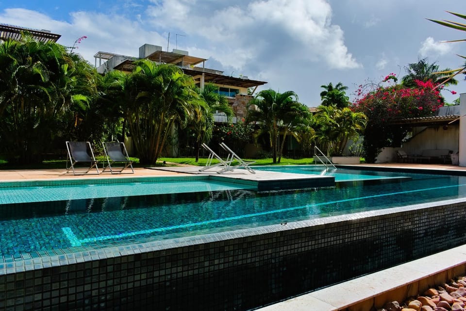 Property building, Garden, Swimming pool, sunbed