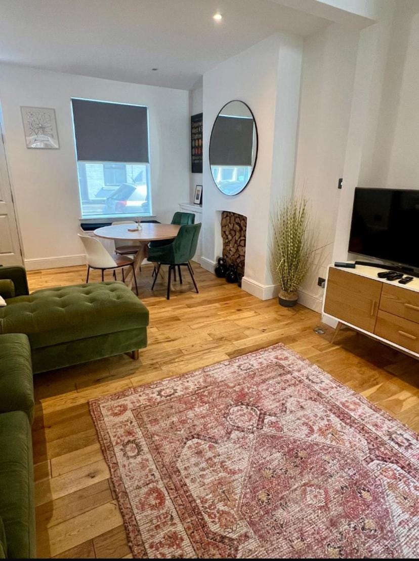 Best4Location House in Nottingham