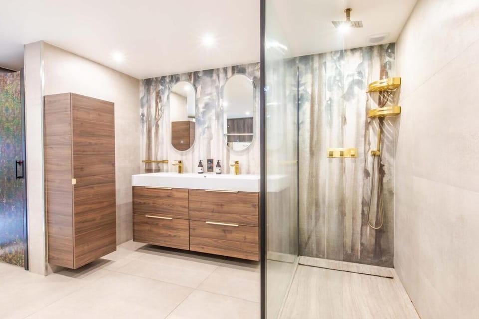 Shower, Bathroom