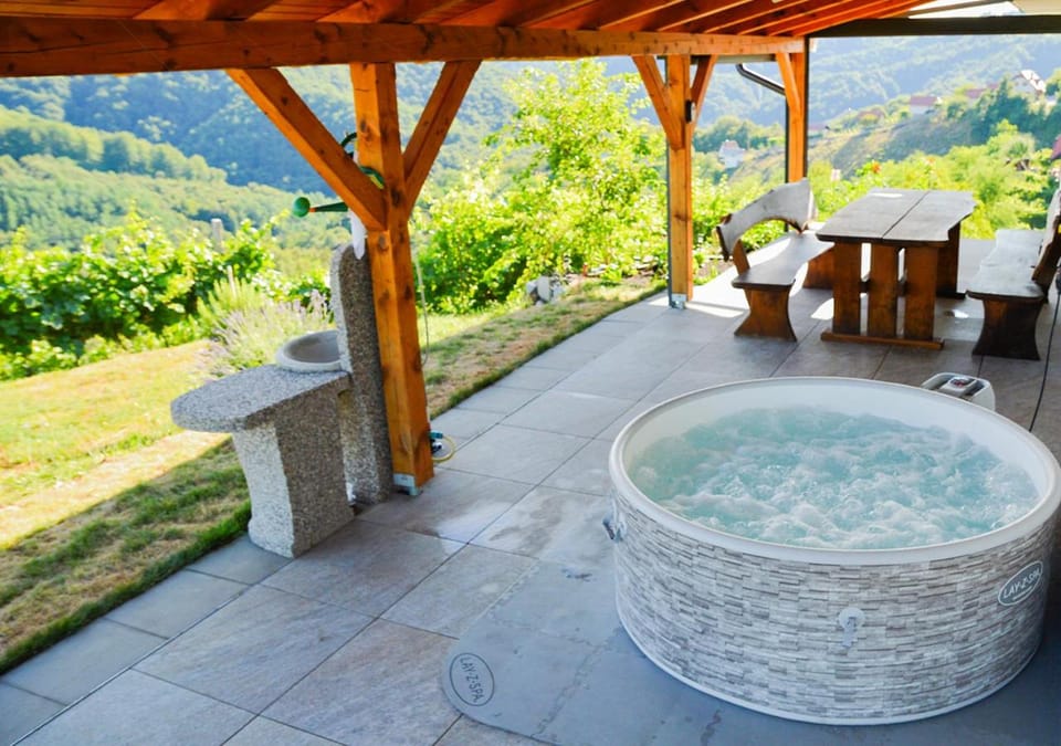 Property building, Patio, Hot Spring Bath, Hot Tub, Spa and wellness centre/facilities, Garden view, Swimming pool