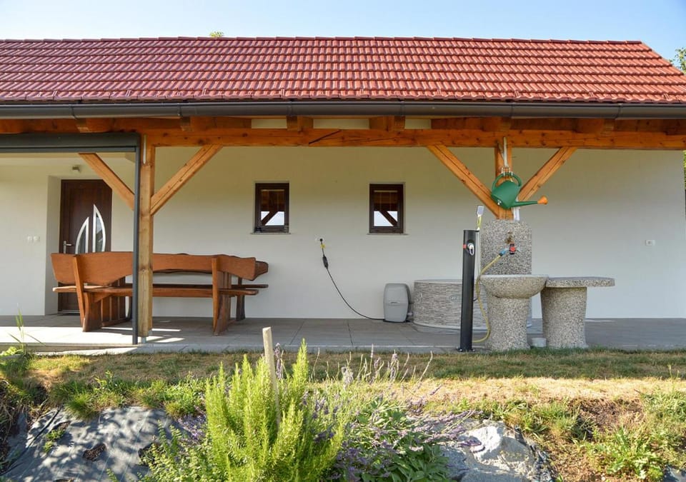 Property building, Patio, Day, Garden