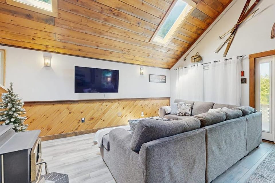 TV and multimedia, Living room, Seating area