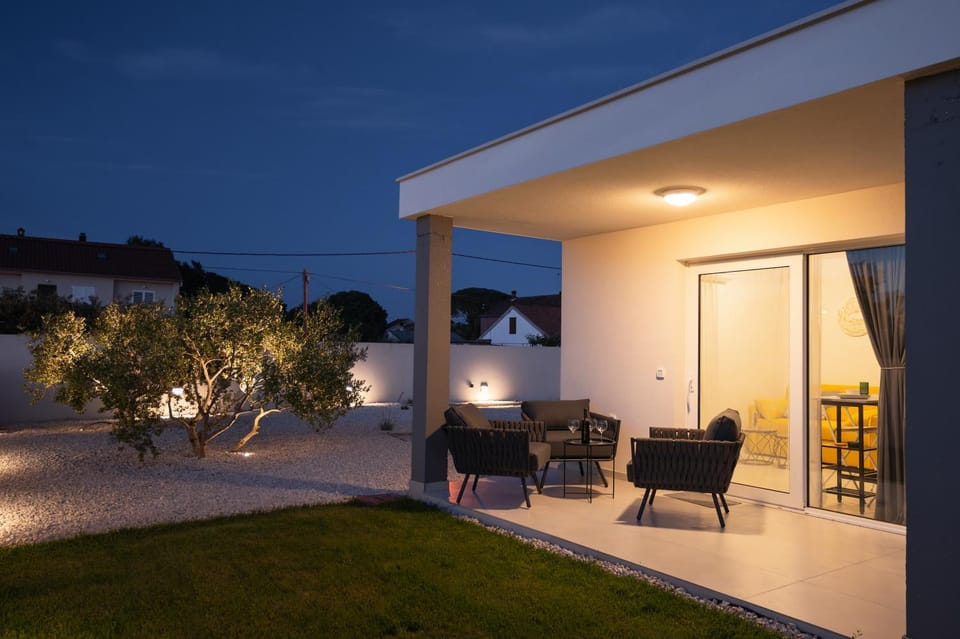 Venti apartments with swimming pool and private parking Apartment in Zadar County