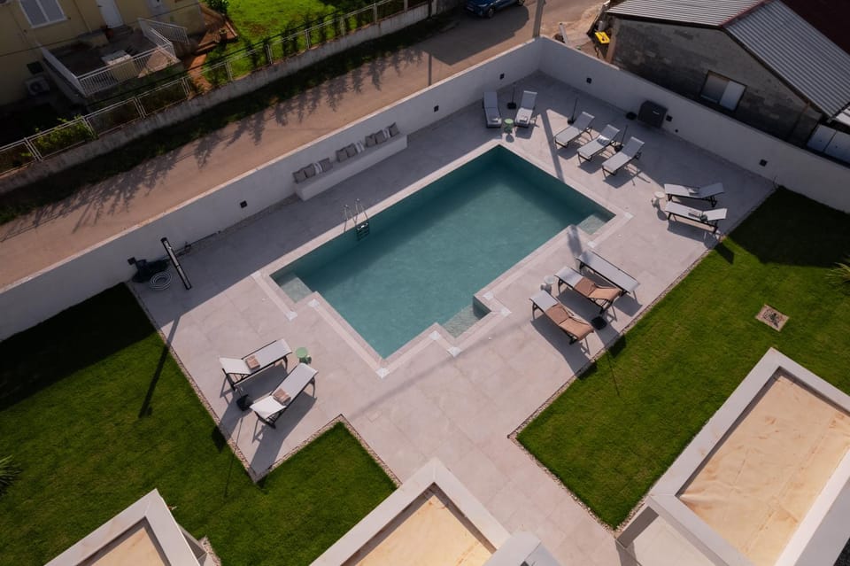 Venti apartments with swimming pool and private parking Apartment in Zadar County