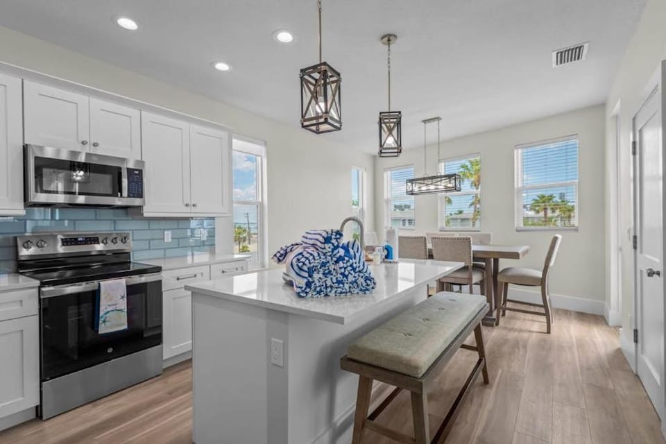 Beacon by the Sea Retreat House in Bradenton Beach