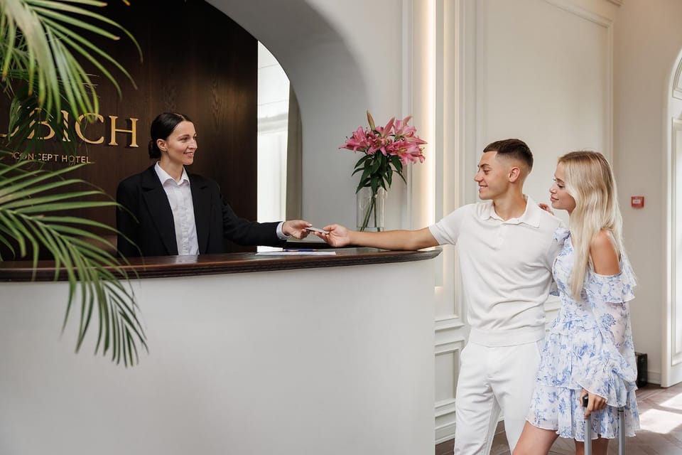 Staff, Lobby or reception, Other, Guests