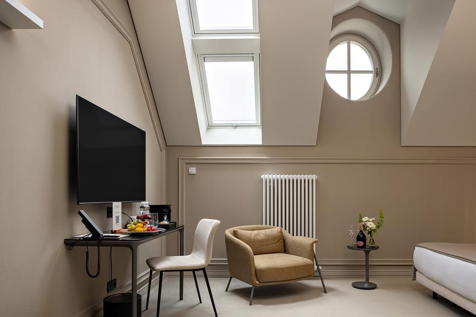 Property building, Photo of the whole room