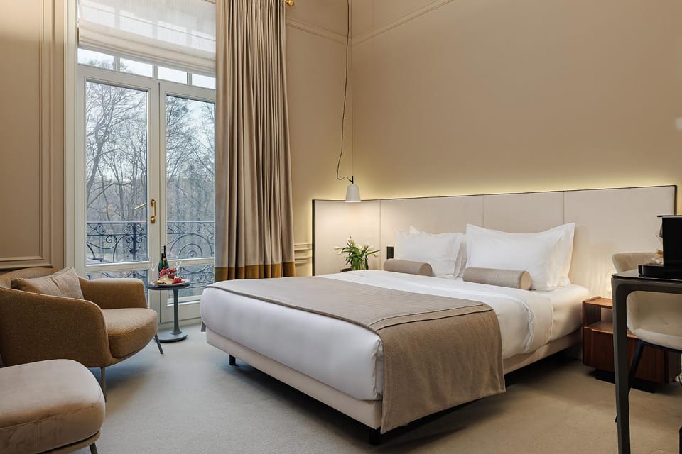 Bed, Photo of the whole room
