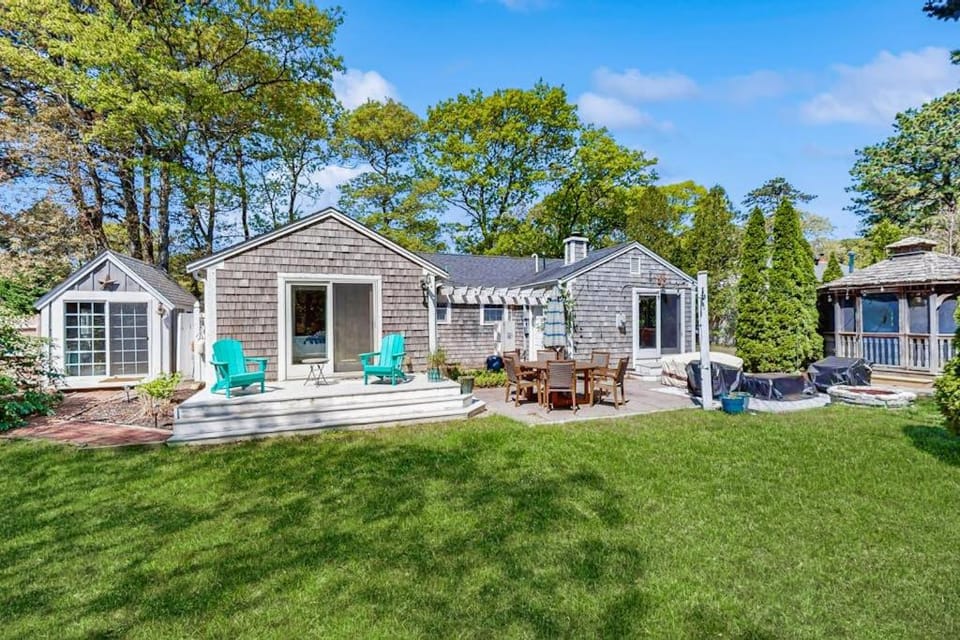 Miles Away House in Yarmouth Port