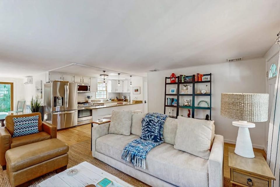 Miles Away House in Yarmouth Port