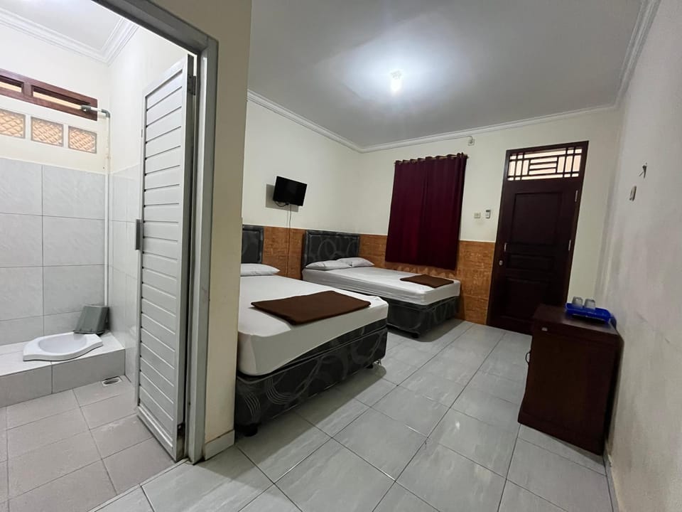 Toilet, Bathroom, Photo of the whole room, Bedroom