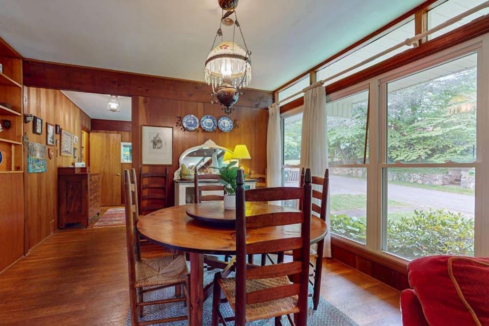 Fridy Cottage House in Lake Junaluska