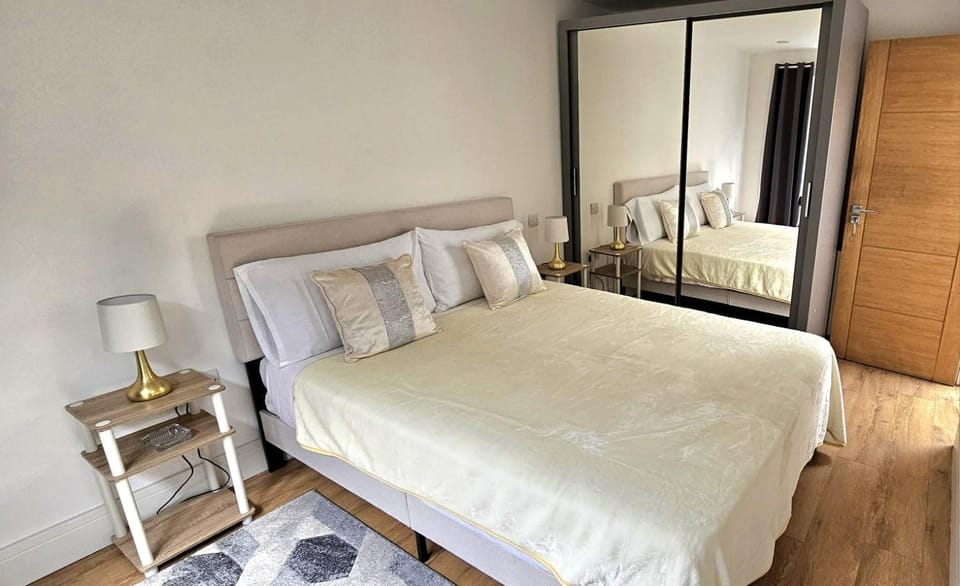 Bed, Photo of the whole room, Bedroom, wardrobe