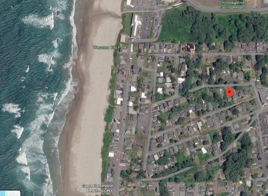 Cottage by the Sea House in Devils Lake