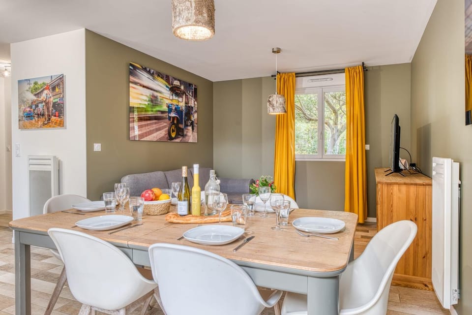 TV and multimedia, Dining area