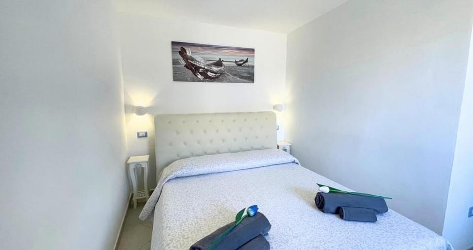 800 metri da Spiaggia rena Bianca - Paolo's House - Crystal Water Apartment in Santa Teresa Gallura
