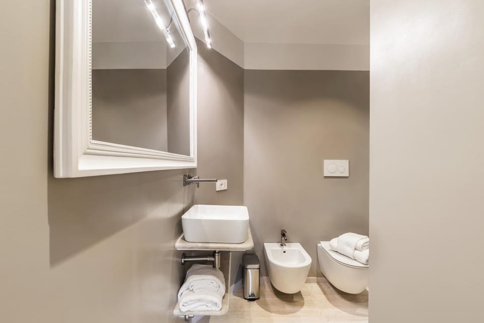 Shower, Toilet, Bathroom, bidet, hair dryier