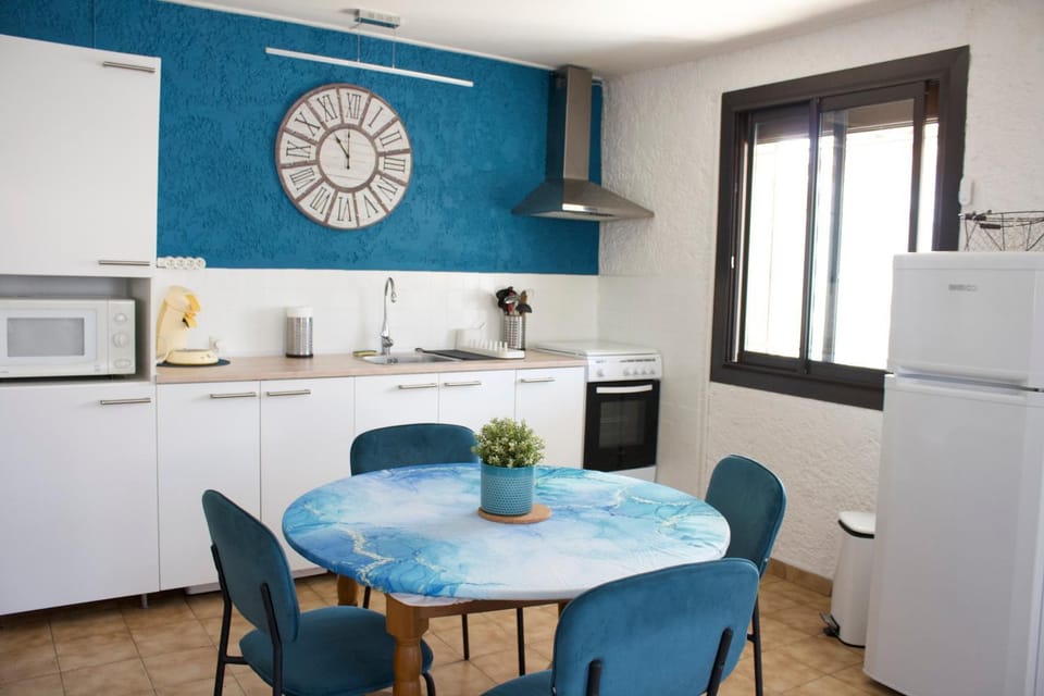 Bas de Villa Terrasse & Clim Plage à pieds Apartment in Six-Fours-les-Plages