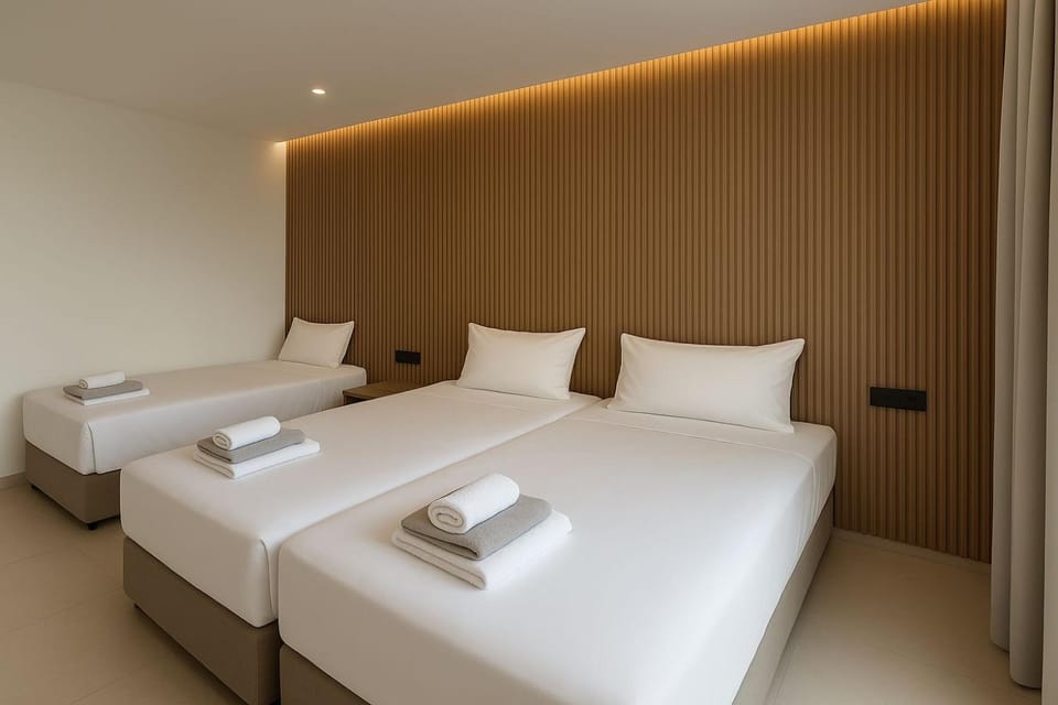 Bed, Photo of the whole room, Bedroom, towels