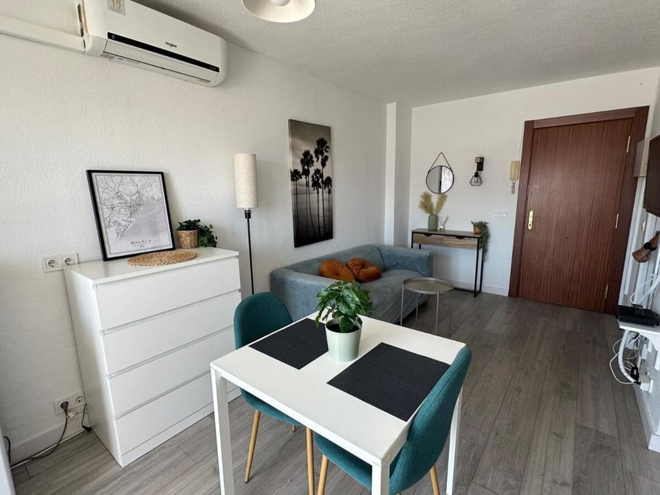 Living room, Dining area, air conditioner