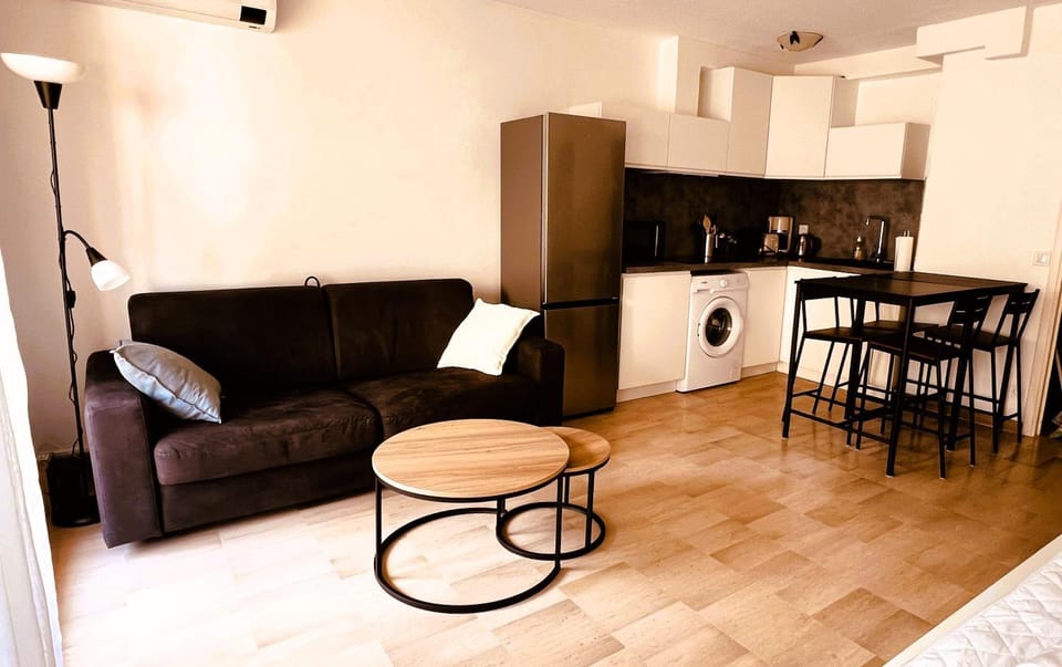 Living room, Dining area, kitchen