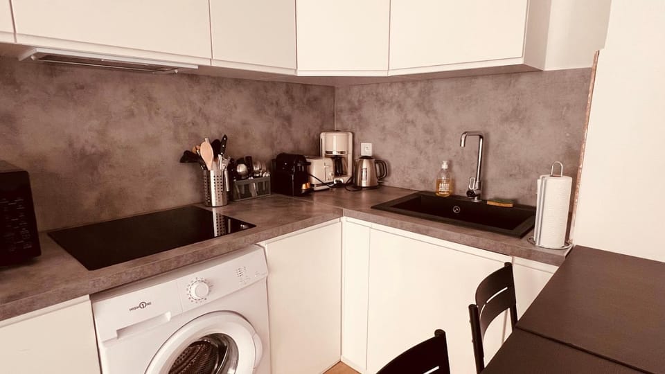 Dining area, kitchen