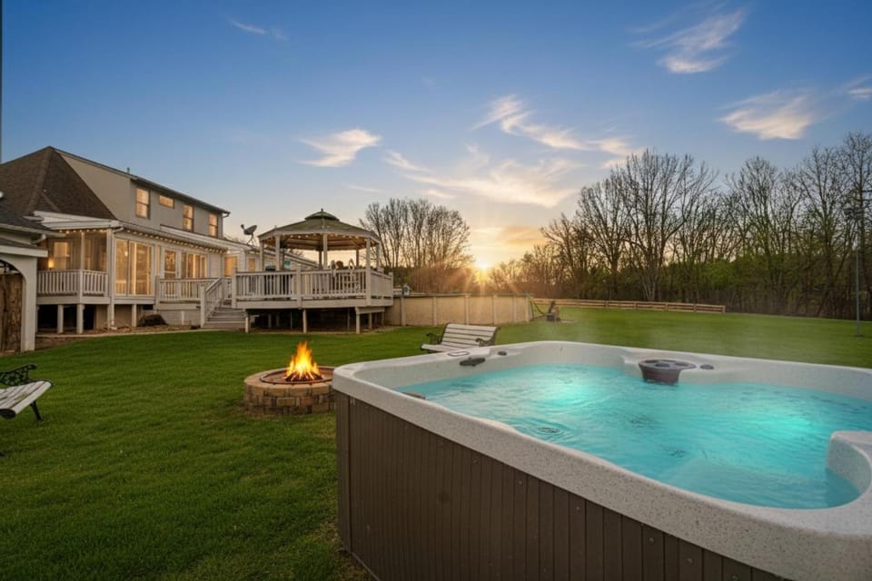 Bourbon Trail Retreat Pool, Hot tub & Game Room House in Shelbyville