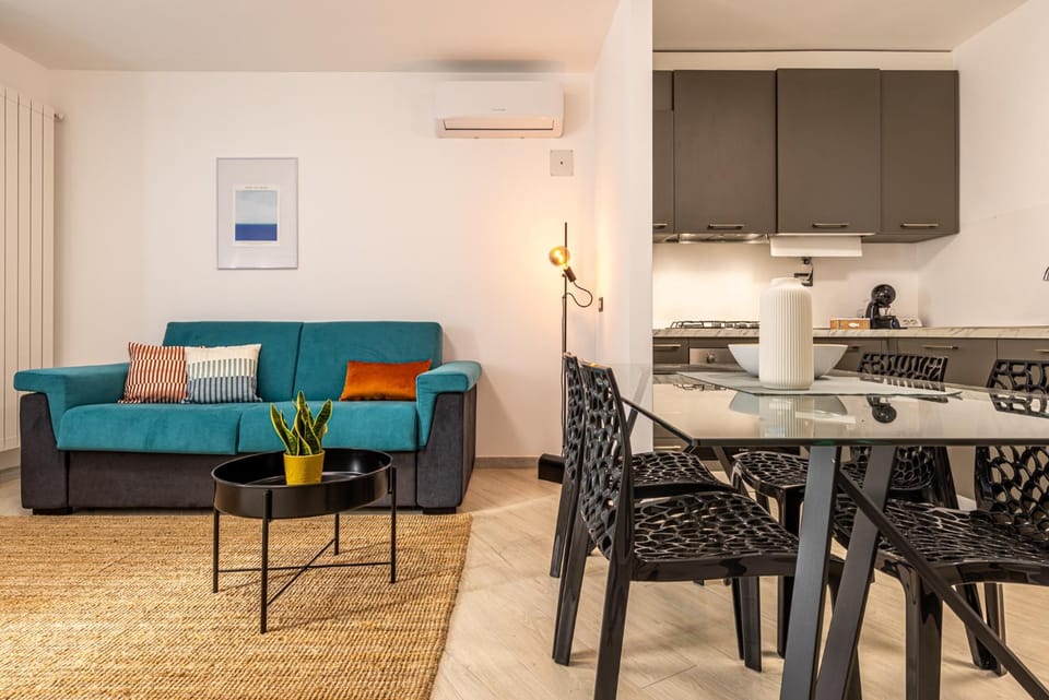 Kitchen or kitchenette, Living room, Seating area, Dining area, air conditioner