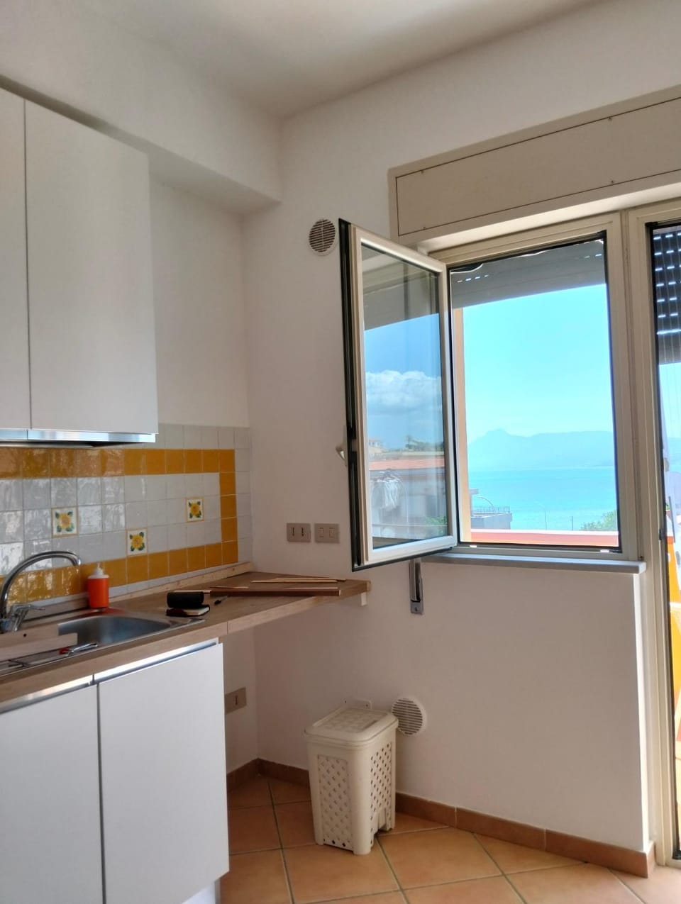 Natural landscape, Kitchen or kitchenette