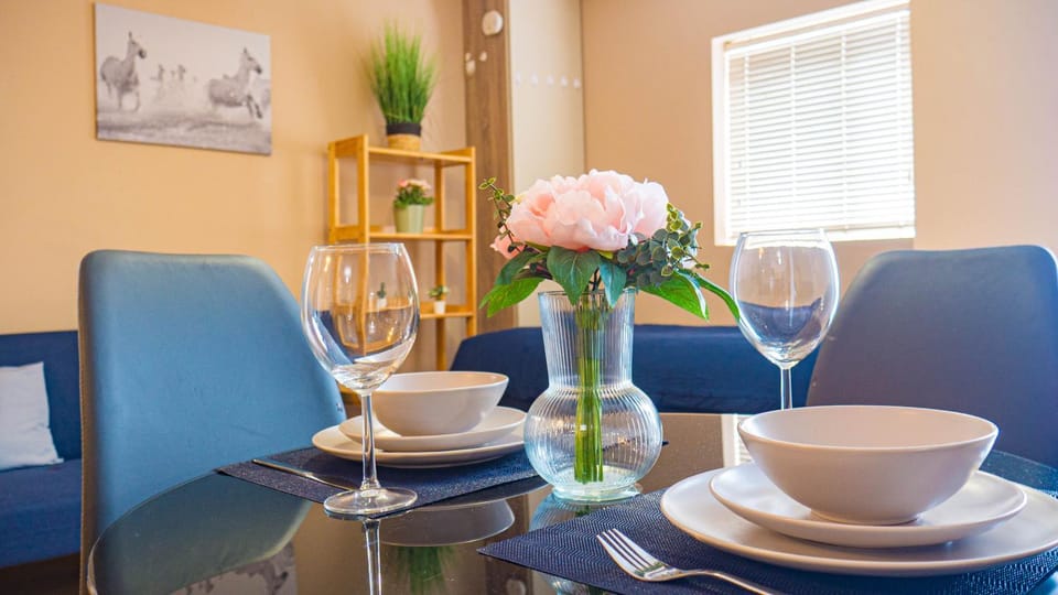 Food and drinks, Seating area