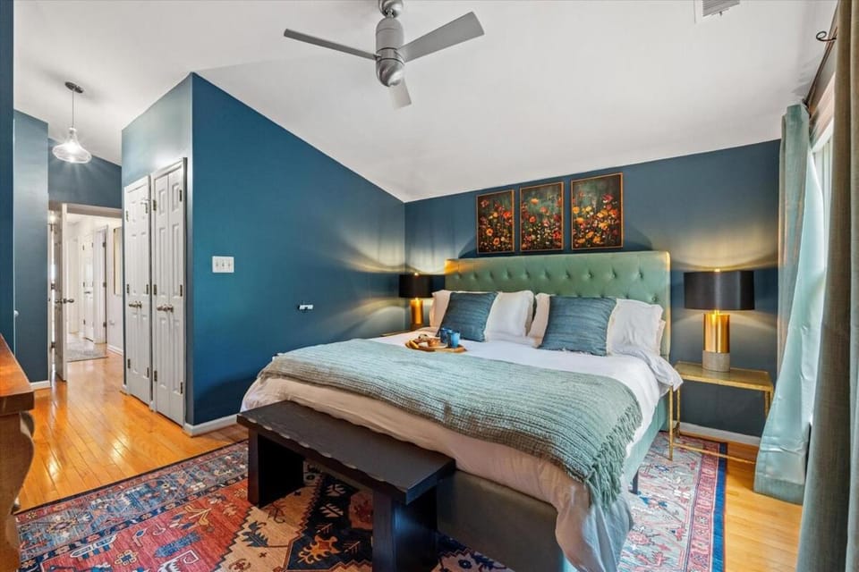Bed, Photo of the whole room, Bedroom
