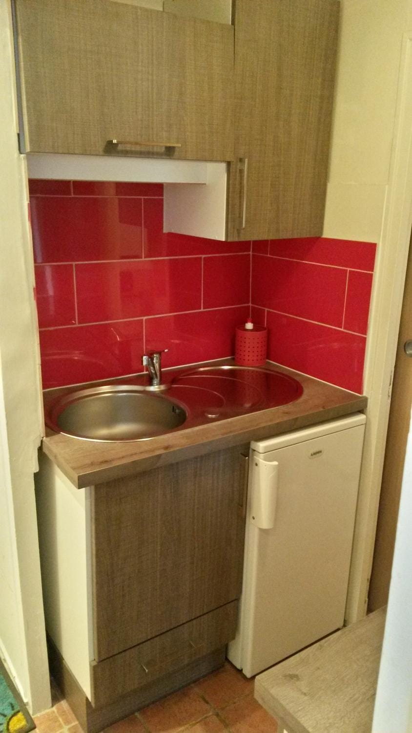 Kitchen or kitchenette