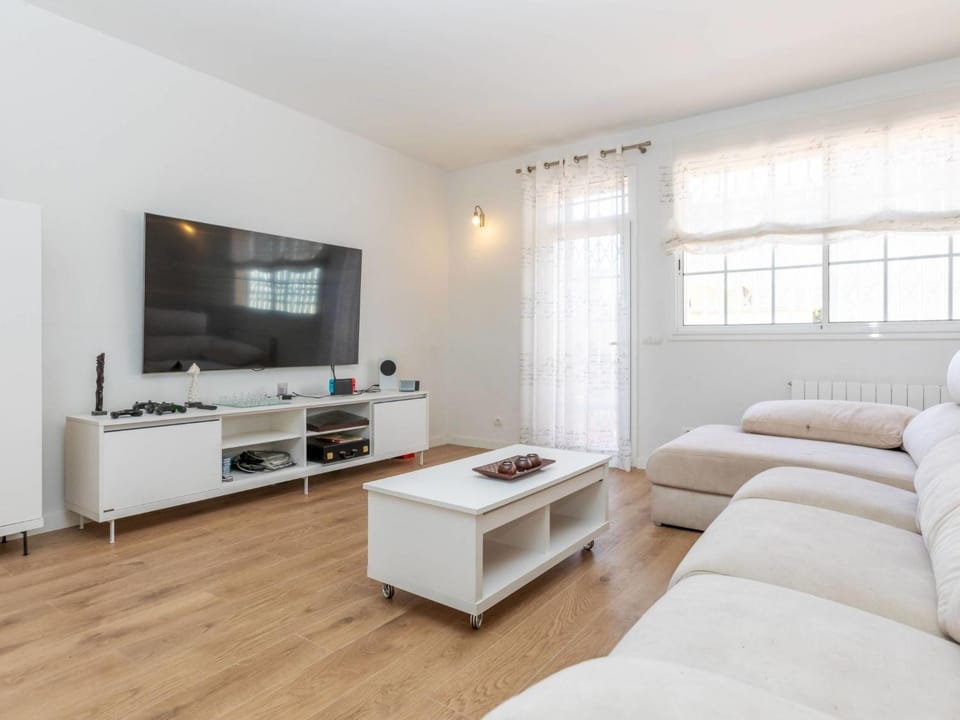 Holiday Home Refuge de la Mer by Interhome House in Baix Penedès