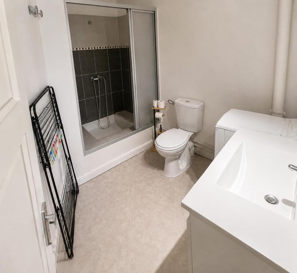 Shower, Toilet, Bathroom, washing machine