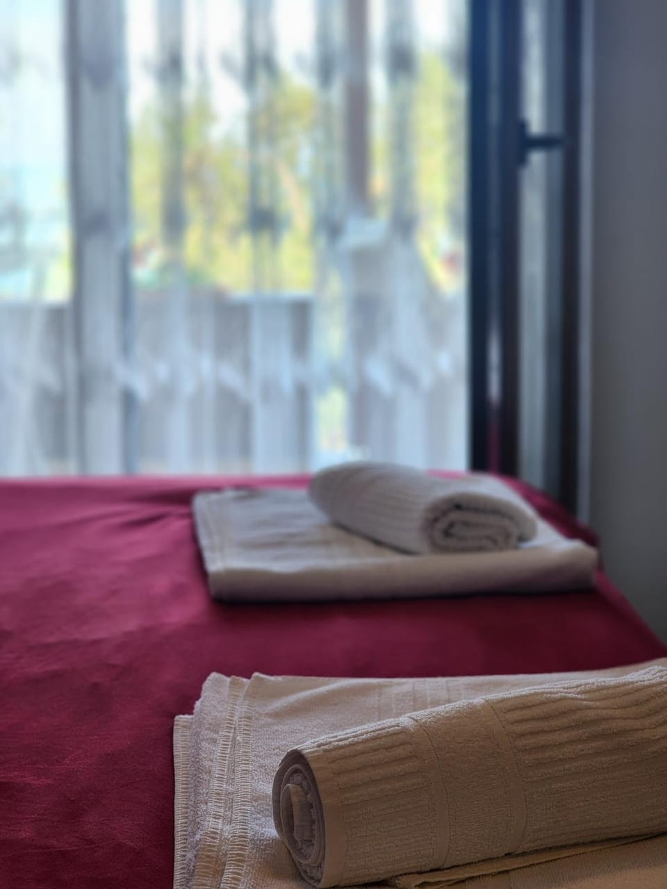 Bed, Bedroom, towels