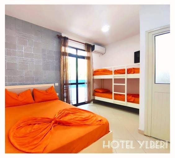 Bed, Photo of the whole room, Bedroom, bunk bed, air conditioner