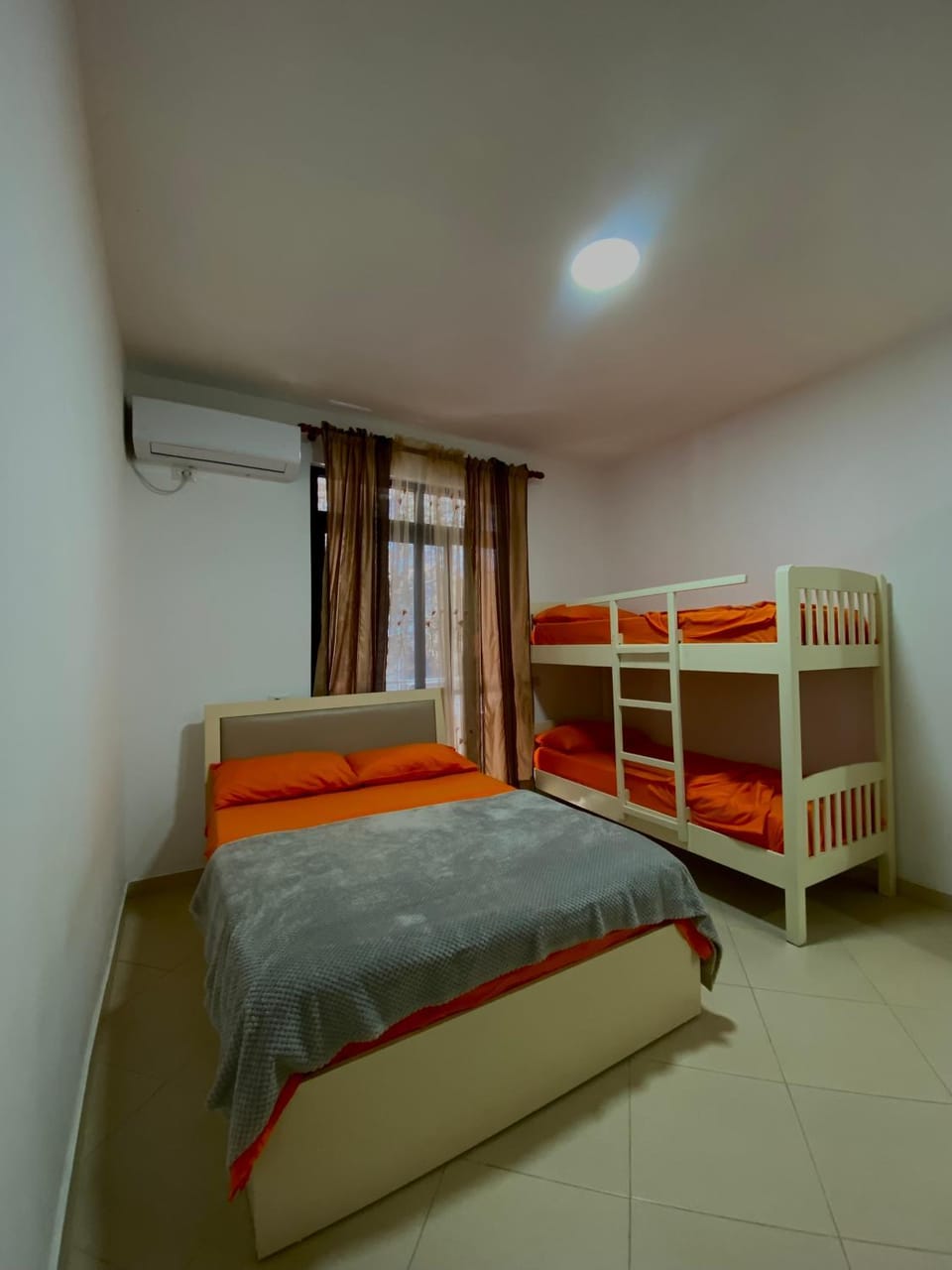 Bed, Photo of the whole room, Bedroom, bunk bed, air conditioner