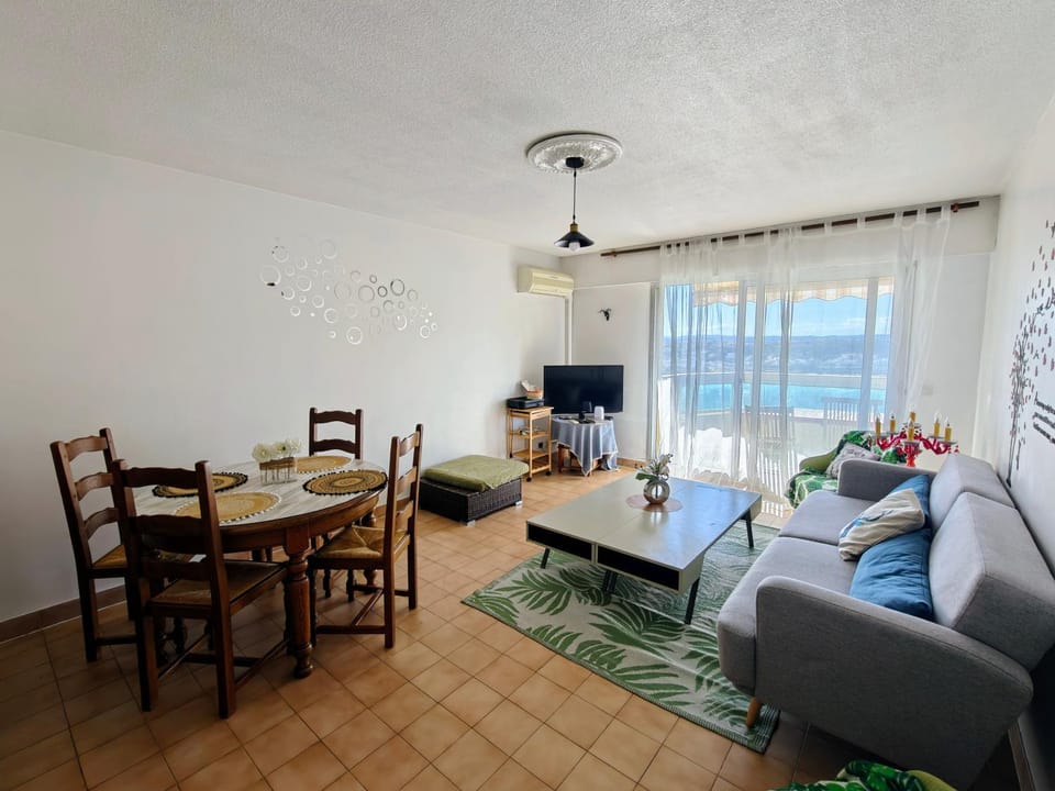 2 bedroom Nice Ouest old Apartment in Nice