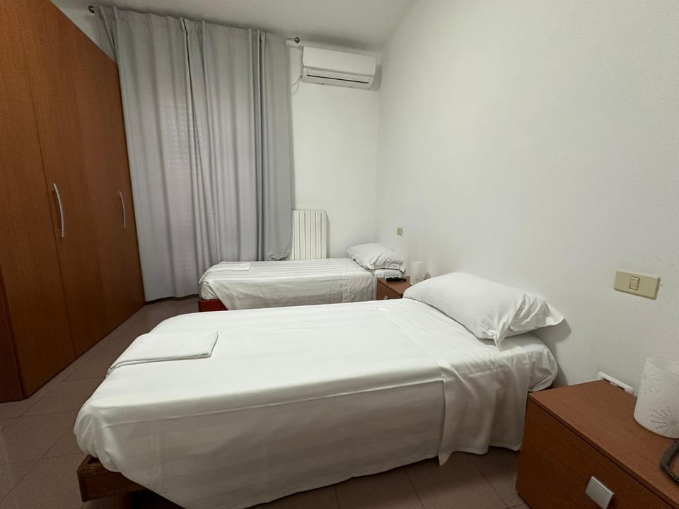Hotel la Marinella Capsule hotel in Marche