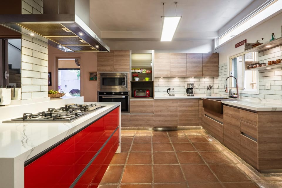 Kitchen or kitchenette, dishwasher, oven, pet friendly, stove, toaster