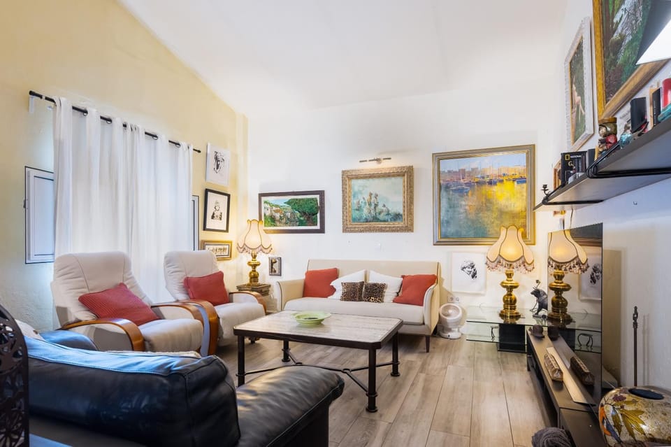 Property building, Living room