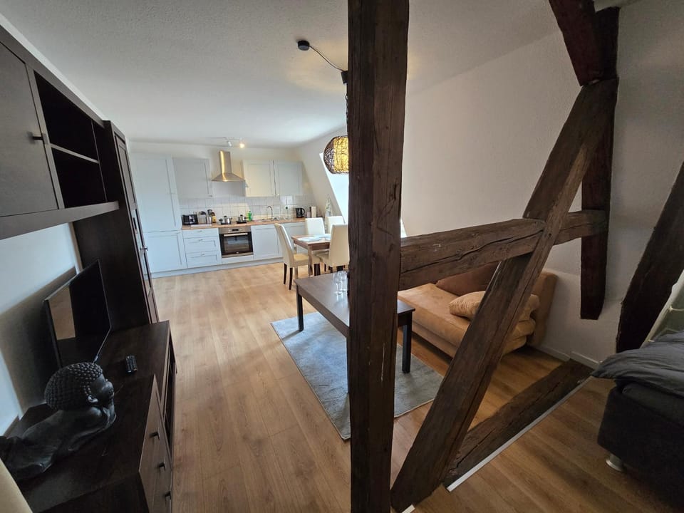 Communal lounge/ TV room, TV and multimedia, Kitchen or kitchenette, Living room, Seating area, Evening entertainment