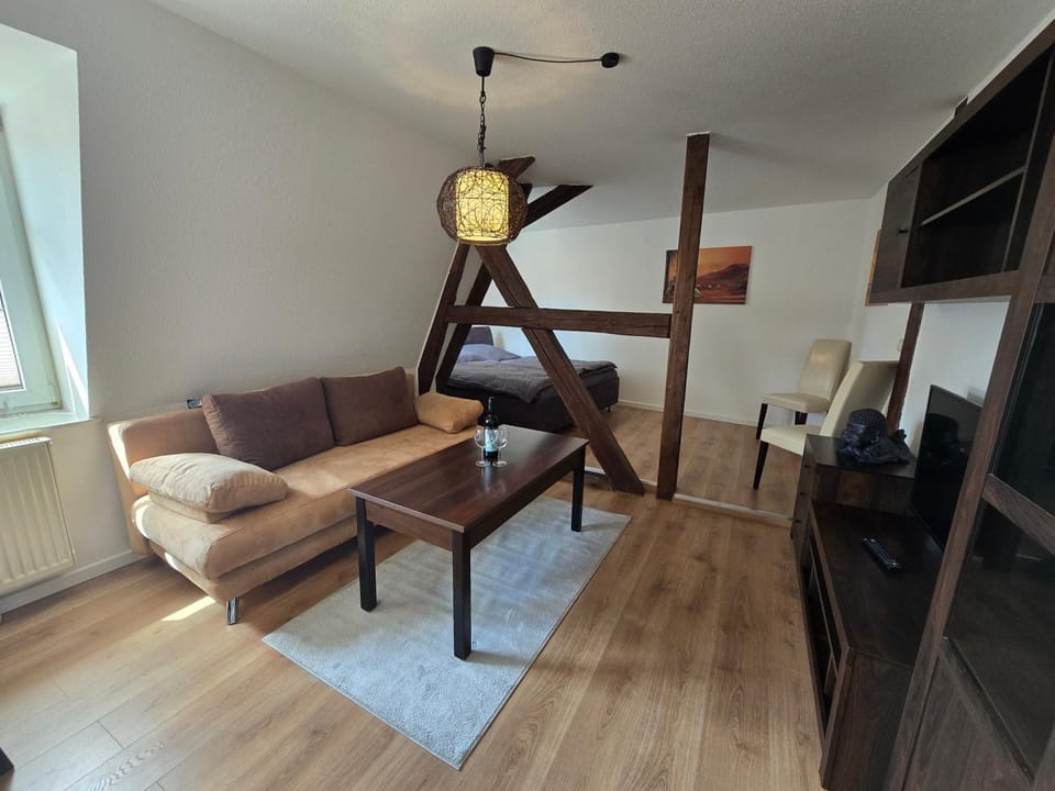 Communal lounge/ TV room, Bed, TV and multimedia, Living room, Photo of the whole room, Seating area, Evening entertainment, Bedroom