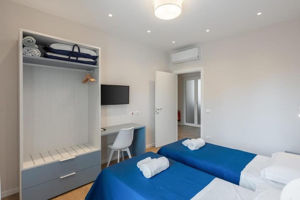 TV and multimedia, Bedroom, air conditioner