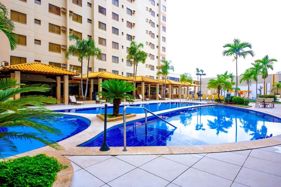 Property building, Swimming pool, sunbed