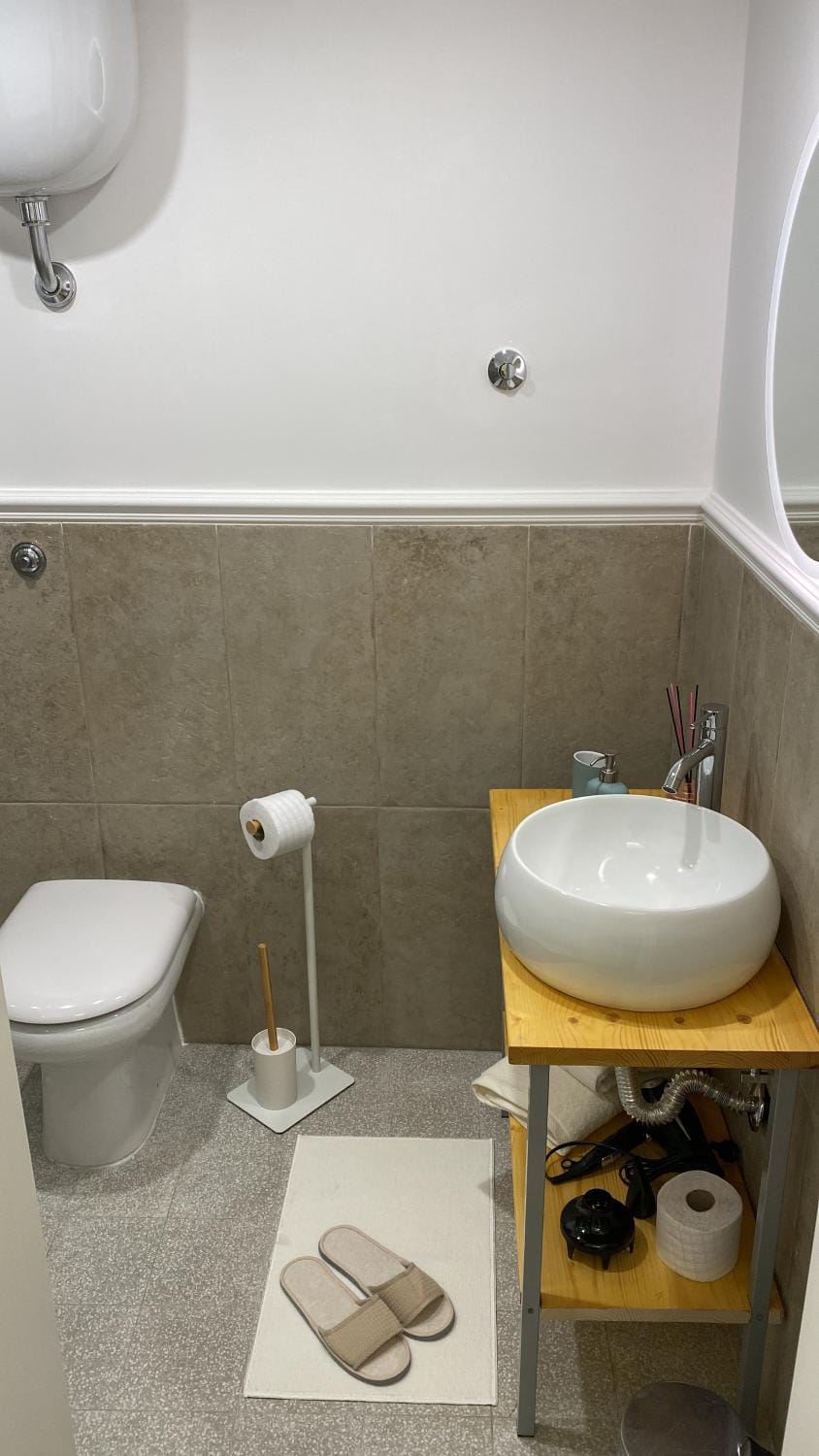 Toilet, Bathroom, bidet, towels