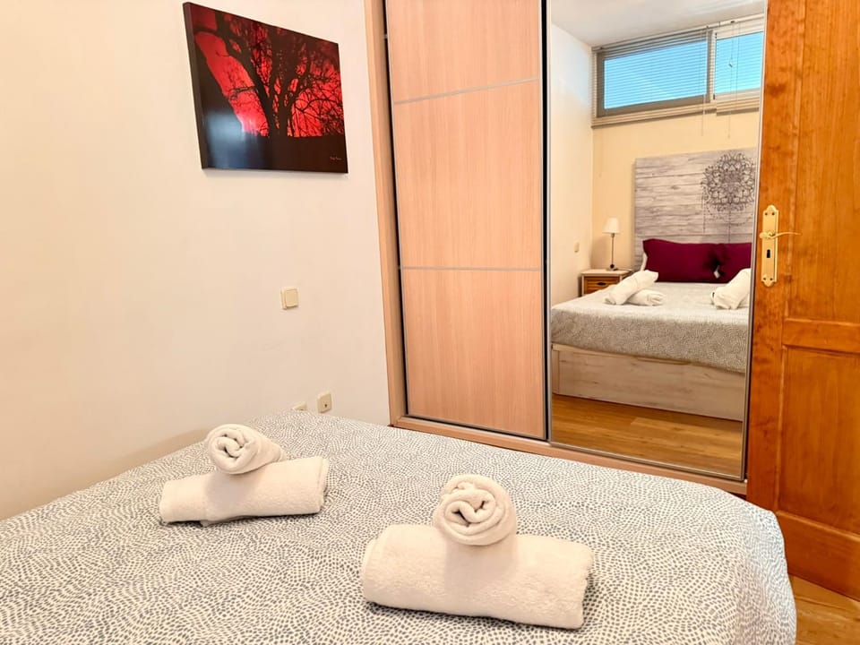 Bed, Photo of the whole room, Bedroom, towels, wardrobe